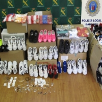 Intervienen medio millar de artículos falsificados en el mercadillo de Badajoz