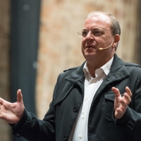 Monago insiste en que "mientras otras crecen, Extremadura está parada"