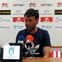 Manolo Sanlúcar seguirá en el banquillo del Villanovense