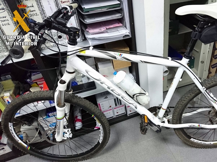 Detenido en Talavera la Real por robar a sus propios vecinos