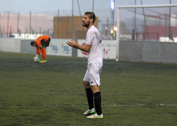 Rafa Navarro defenderá los colores del Mérida AD la próxima temporada