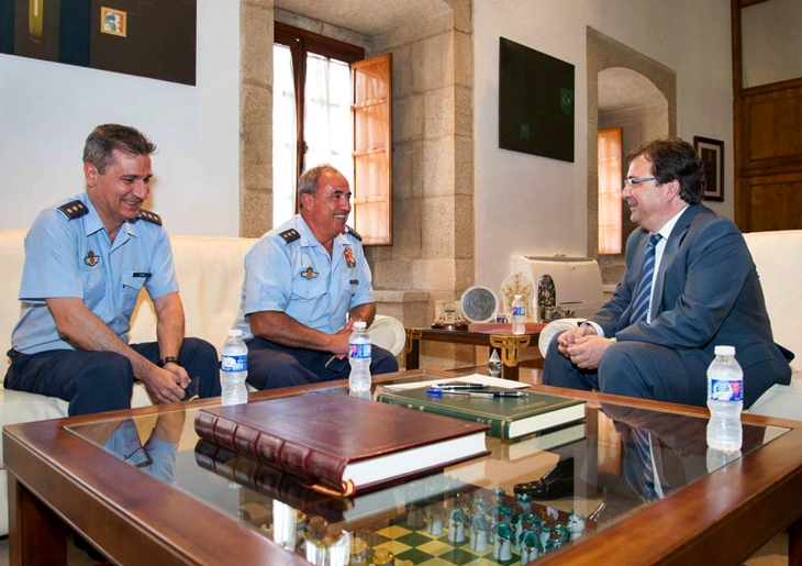 Vara recibe al nuevo Coronel Jefe de la Base Aérea de Talavera