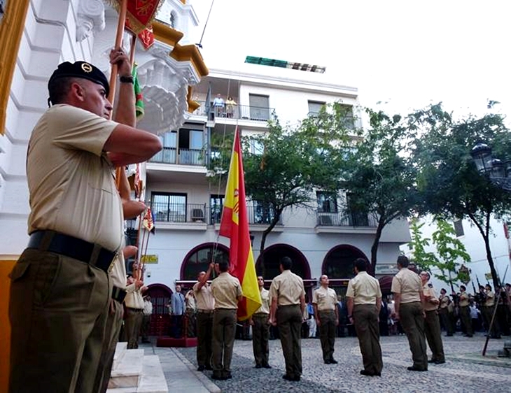 El Arriado de Bandera se adelanta en honor a Santiago, Patrón del Arma de Caballería