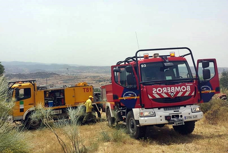 Un incendio afecta a la Sierra de Buena Vista de Jerez
