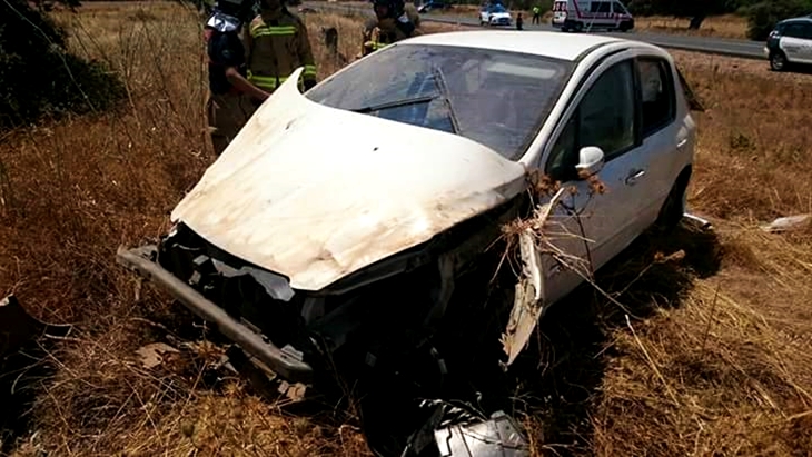 Un niño de cinco años y una niña de seis heridos en una salida de vía