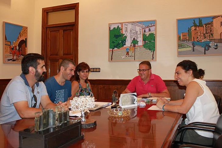 La asociación de deficientes auditivos expone sus nuevos proyectos en Mérida