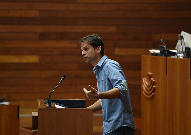 Podemos critica el “clientelismo socialista”
