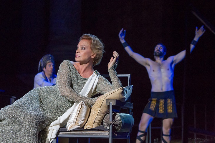 El Teatro Romano levanta su telón para acoger a La Décima Musa