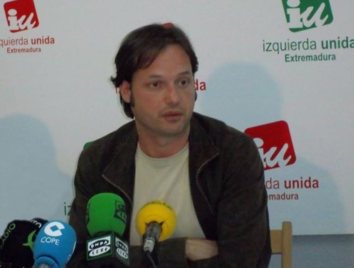 IU-Mérida: “Los sueldos de los trabajadores de las piscinas no superan el salario mínimo”