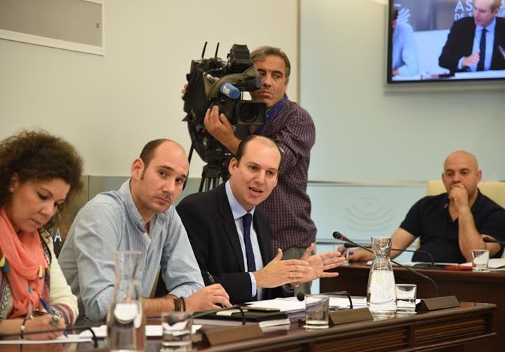 Carrón: "La Junta cumple lo pactado con el PP"