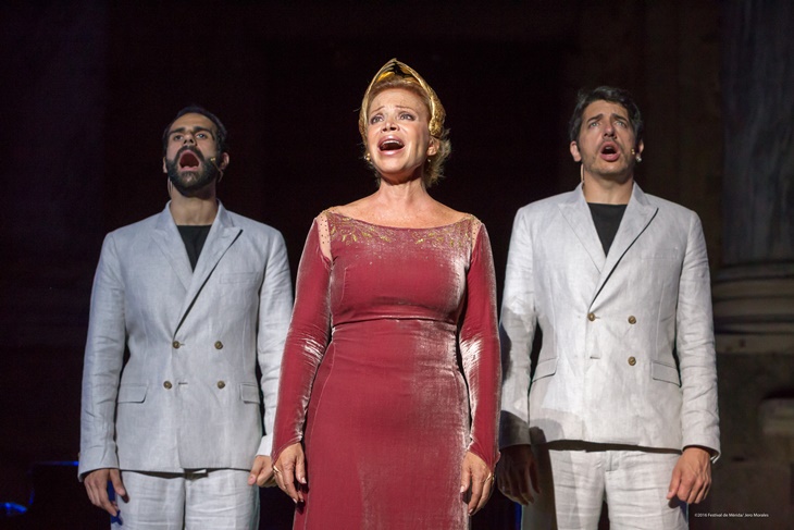 El Teatro Romano levanta su telón para acoger a La Décima Musa