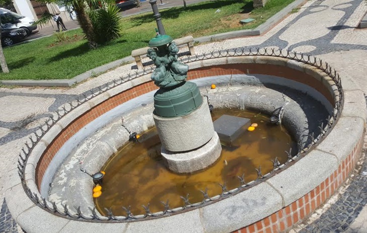 IU-Mérida pide una solución definitiva para la fuente de la Plaza de la Constitución.