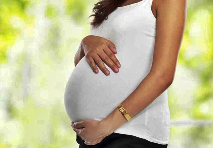 Menos nacimientos y más muertes durante 2015 en Extremadura