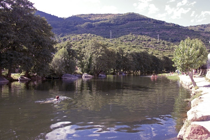 España tiene una cita estival con las piscinas naturales del Jerte
