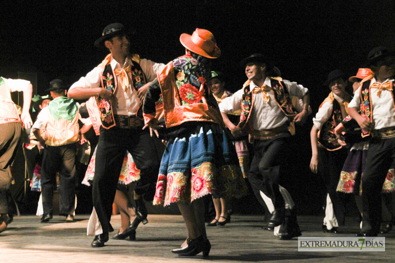 GALERÍA II - Badajoz, Perú y Rumanía abren el Festival Folklórico con un gran espectáculo