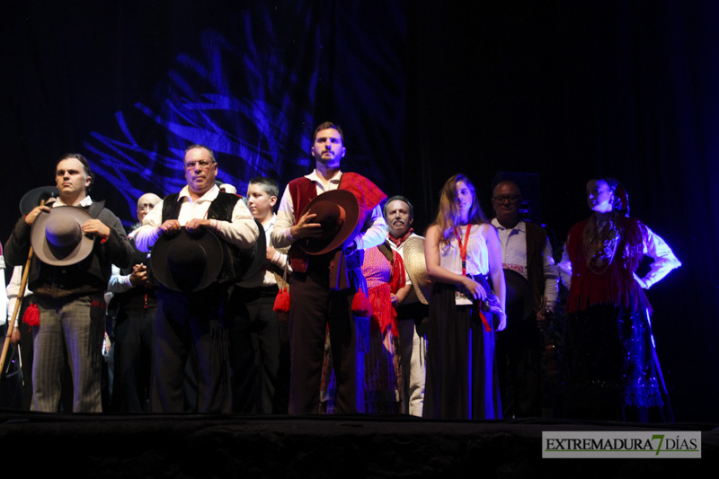 Las victimas de Niza presente en el segundo día de actuaciones del Festival Folklórico