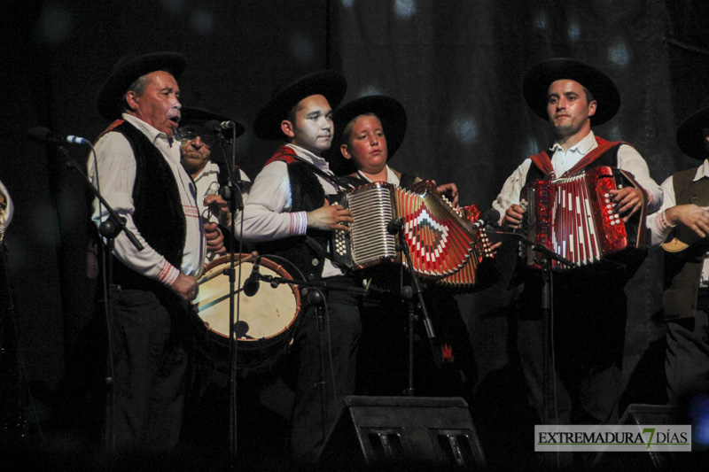 Las victimas de Niza presente en el segundo día de actuaciones del Festival Folklórico