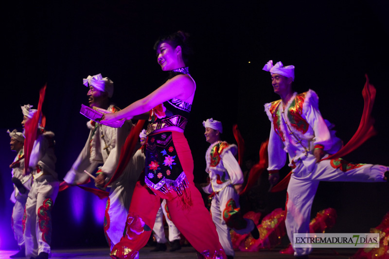 GALERÍA II - Las victimas de Niza presentes en el segundo día de actuaciones del Festival Folklórico