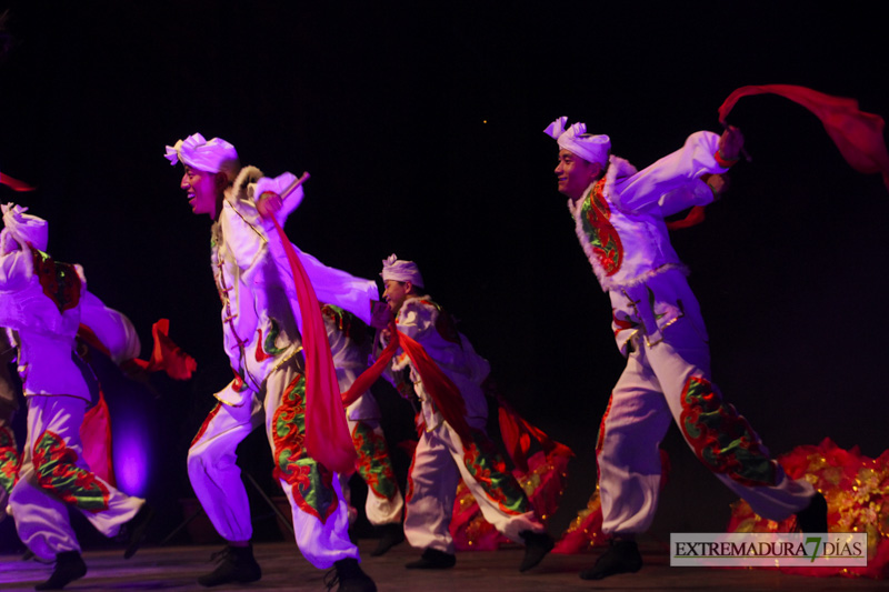 GALERÍA II - Las victimas de Niza presentes en el segundo día de actuaciones del Festival Folklórico