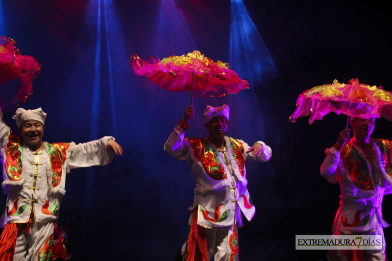 GALERÍA II - Las victimas de Niza presentes en el segundo día de actuaciones del Festival Folklórico