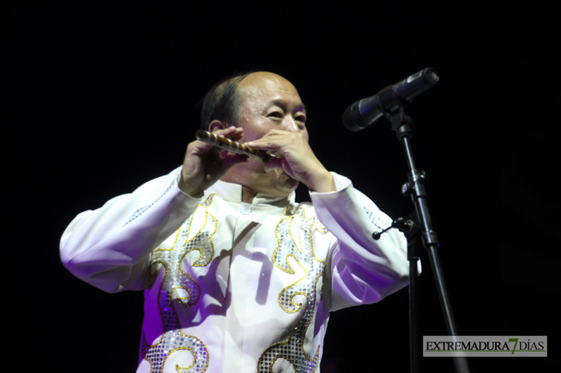 GALERÍA II - Las victimas de Niza presentes en el segundo día de actuaciones del Festival Folklórico