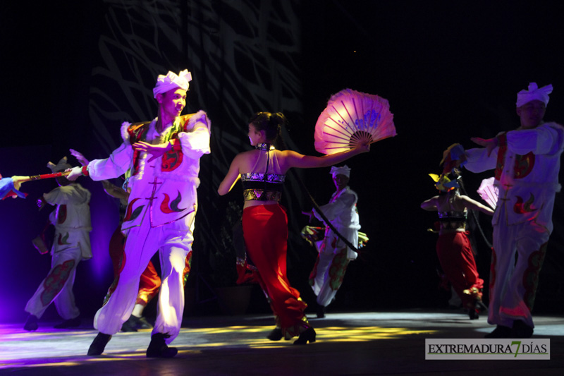 GALERÍA II - Las victimas de Niza presentes en el segundo día de actuaciones del Festival Folklórico