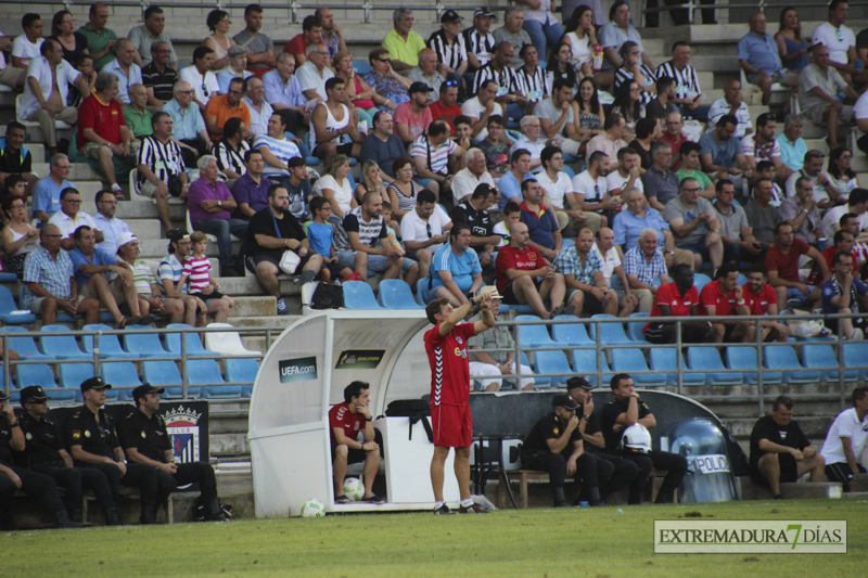 Imágenes del CD Badajoz - Extremadura UD en el Trofeo Ibérico