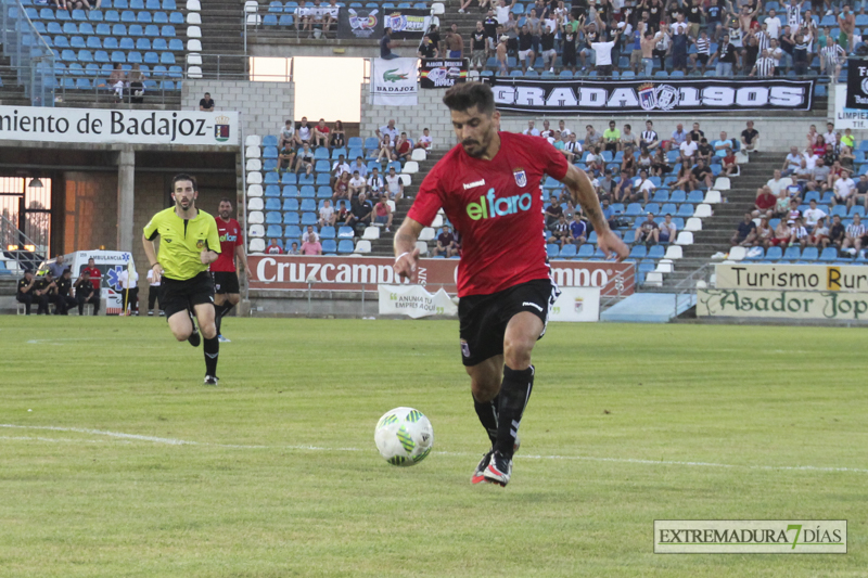 Imágenes del CD Badajoz - Extremadura UD en el Trofeo Ibérico