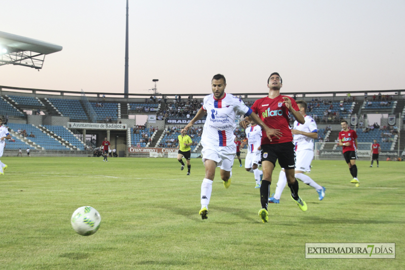 Imágenes del CD Badajoz - Extremadura UD en el Trofeo Ibérico