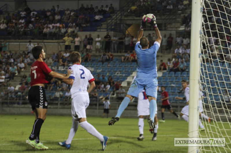 Imágenes del CD Badajoz - Extremadura UD en el Trofeo Ibérico