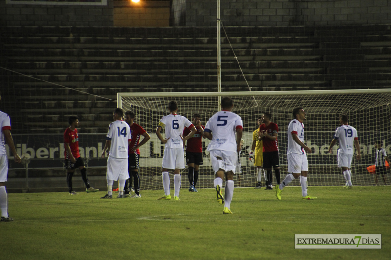 Imágenes del CD Badajoz - Extremadura UD en el Trofeo Ibérico