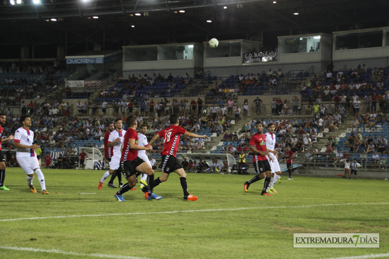 Imágenes del CD Badajoz - Extremadura UD en el Trofeo Ibérico