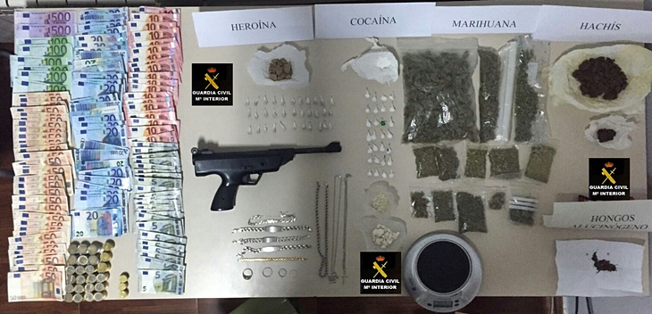 Detenidos una madre y su hijo por traficar con drogas en el norte de la región