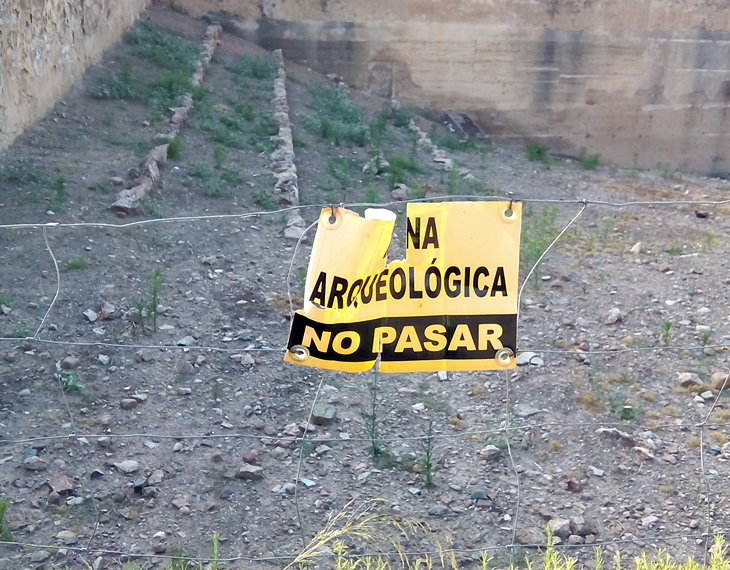 La Cívica alerta sobre la degradación de los restos arqueológicos en la Alcazaba