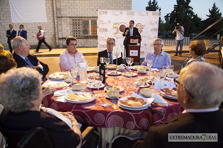 La cooperativa San Isidro de Entrín Bajo (Badajoz) cumple medio siglo