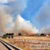 Incendio de grandes dimensiones a las afueras de Badajoz