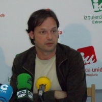 IU-Mérida: “Los trabajadores de las piscinas no superan el salario mínimo”