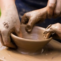 La Junta ofrece ayudas para la formación de aprendices de artesanos