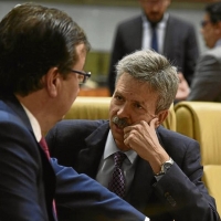 Navarro: "La apertura de 10 festivos se mantiene"