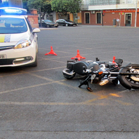 Un motorista resulta herido en un accidente en Badajoz