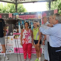 La llama olímpica brilla en Badajoz en honor a Nuria Cabanillas