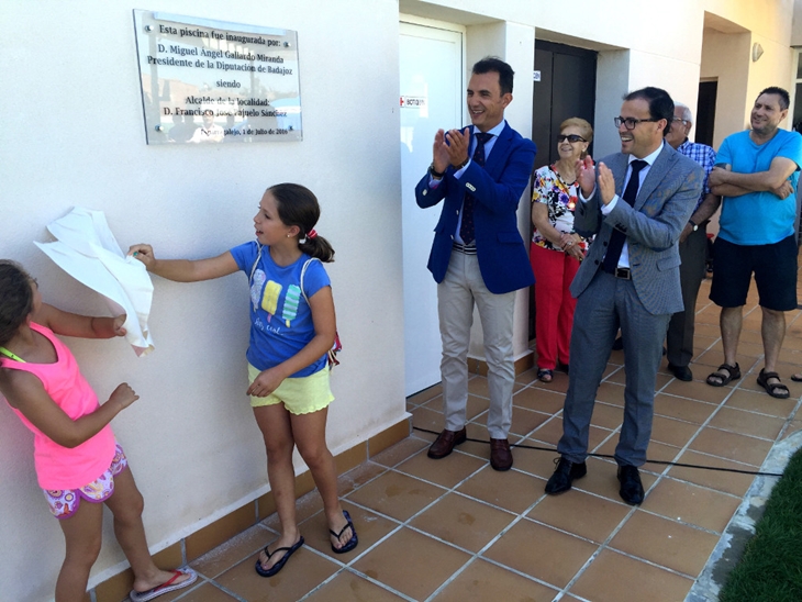 Esparragalejo estrena piscina gracias al Plan Dinamiza