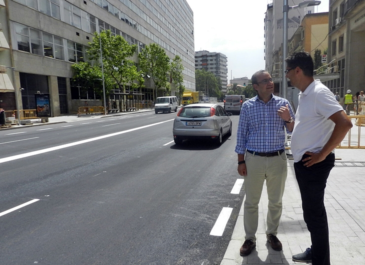 La avenida Primo de Rivera de Cáceres abre todos sus carriles al tráfico
