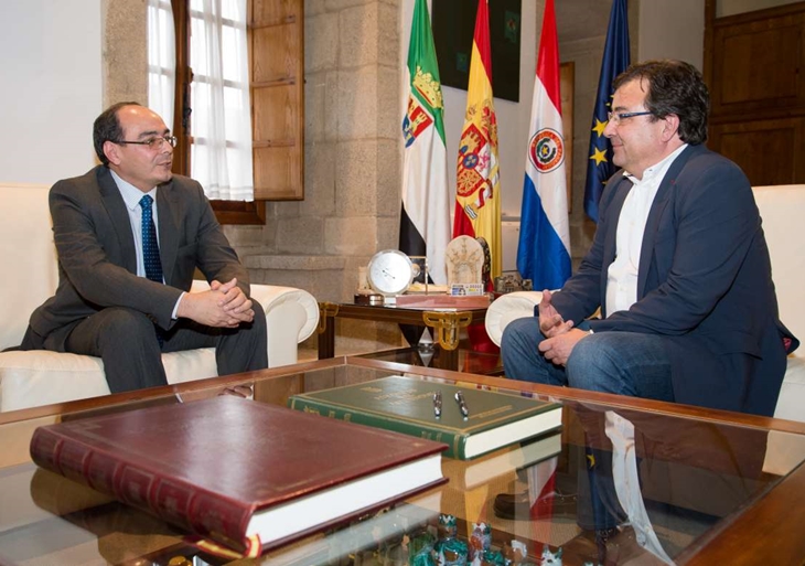 Extremadura estrecha relaciones con Paraguay y Francia