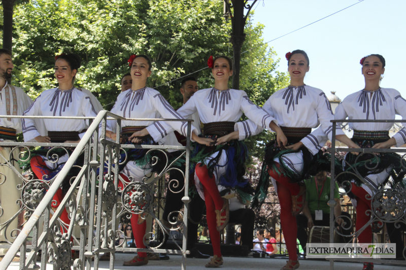 Las agrupaciones del Festival Folklórico muestran sus danzas en San Francisco