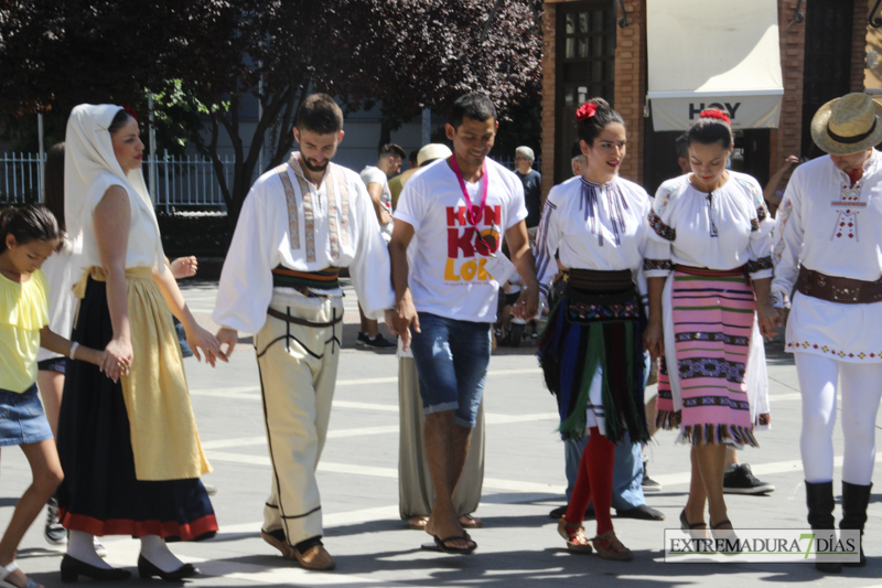 Las agrupaciones del Festival Folklórico muestran sus danzas en San Francisco