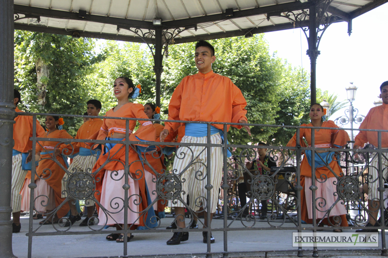 Las agrupaciones del Festival Folklórico muestran sus danzas en San Francisco