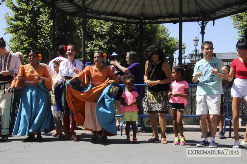 Las agrupaciones del Festival Folklórico muestran sus danzas en San Francisco