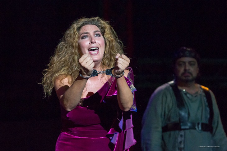 Estrella Morente y Antonio Canales llenan el Teatro en el primer día de estreno
