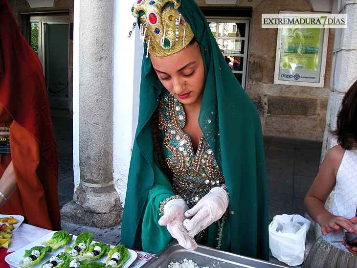 La Plaza de España de Mérida acoge la gastronomía de ocho países